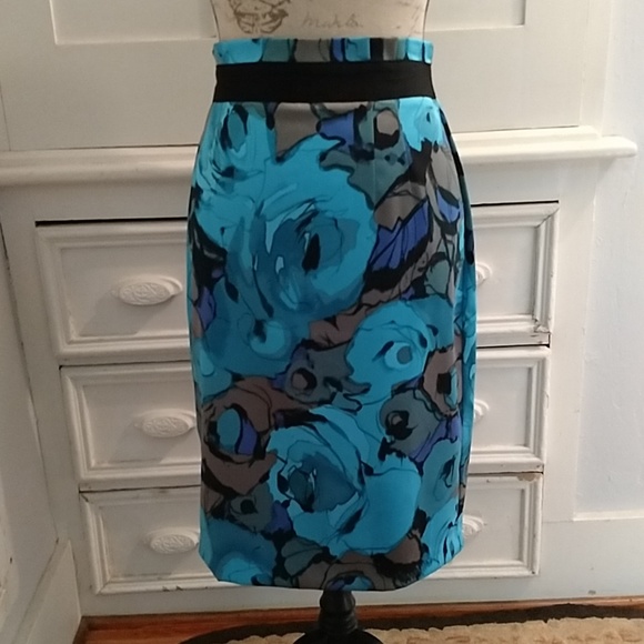 New York & Company Dresses & Skirts - New York and Co floral skirt Sz 10